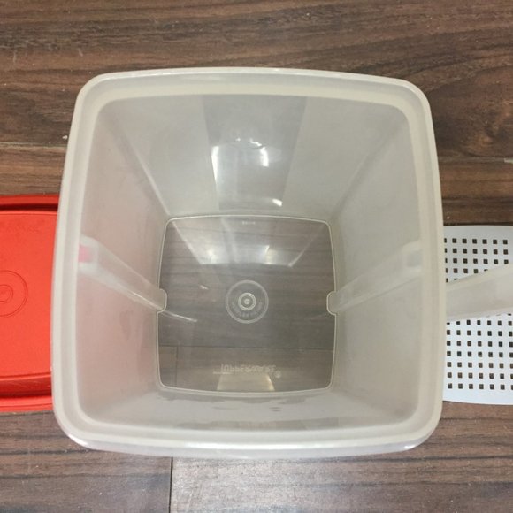 Vintage Tupperware 1560-8 Pickle Keeper with Lid 1562-1 and Lifter 1561-3 - Picture 7 of 14